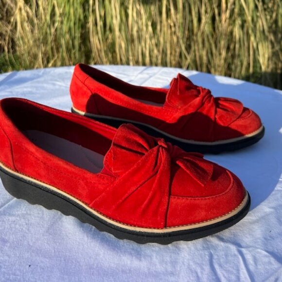 Clarks Sharon Dasher Red Suede Loafer. 9.5W - Picture 2 of 6